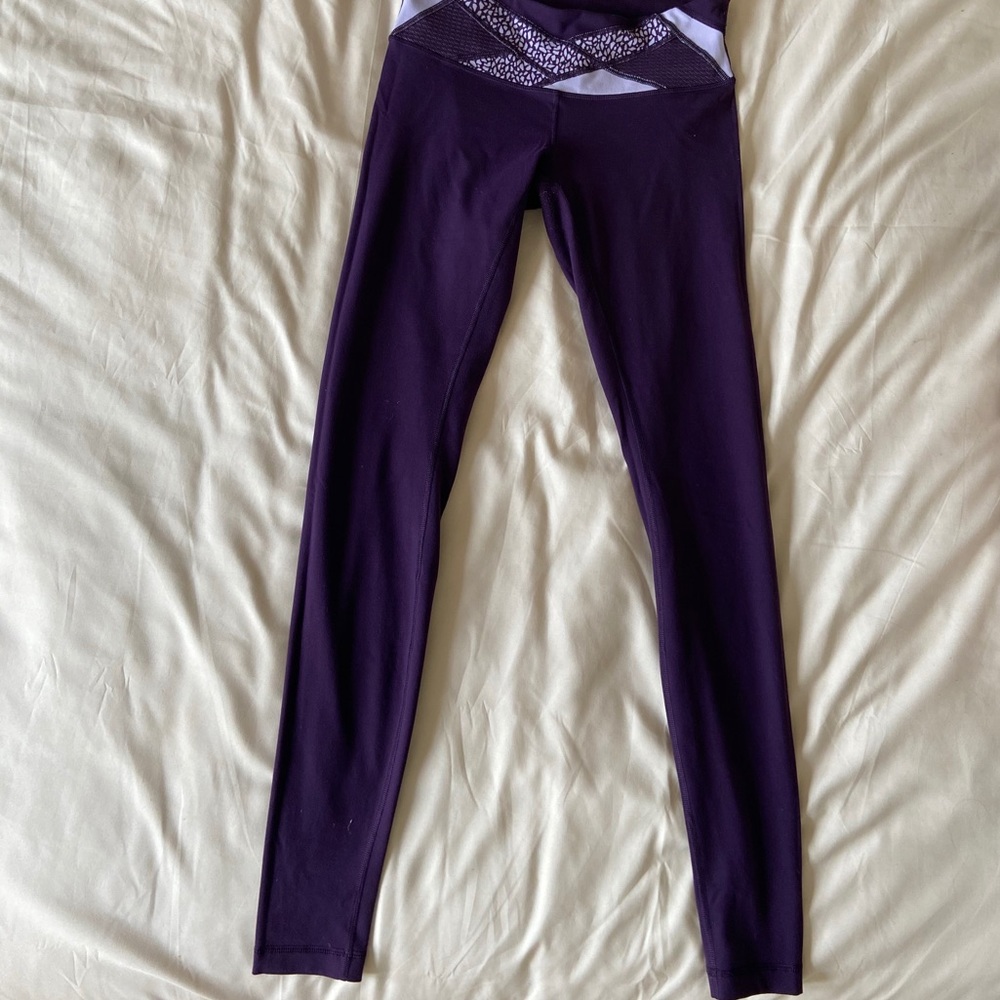 LULULEMON ATHLETICA PURPLE MID RISE LEGGINGS - Picture 2 of 5